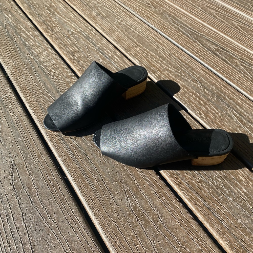 ST AGNI Peep Toe Mules